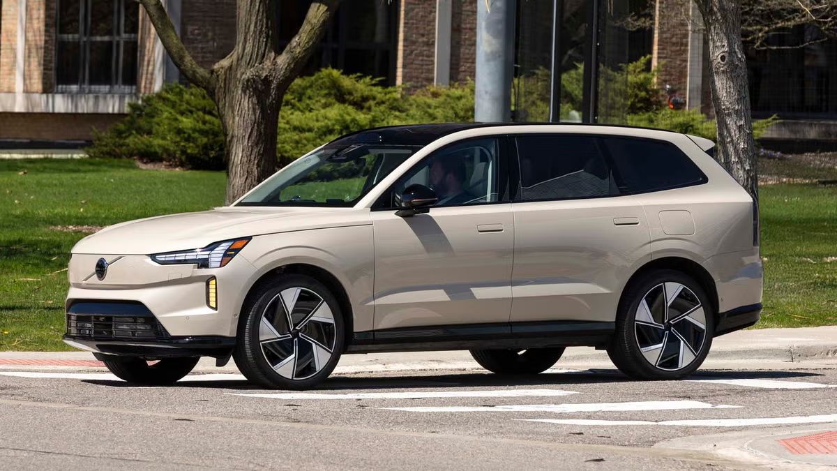 Volvo EX90